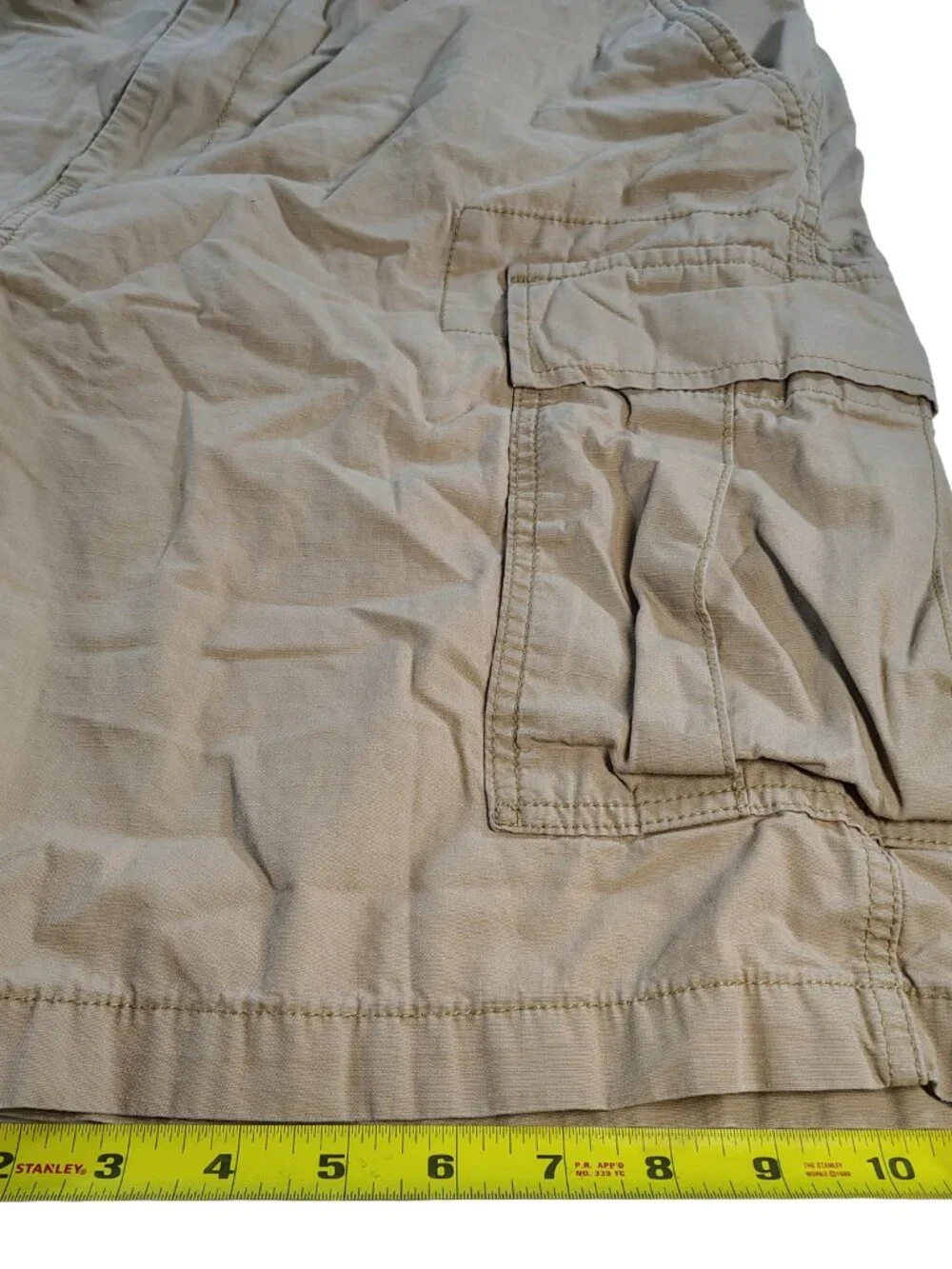 Men's Tan Size 38 Pocketed Trail Ready Levi Strauss & Co. Cargo Shorts